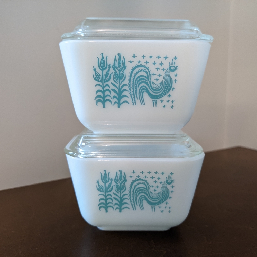 Vintage Pyrex Amish Butter print Refrigerator Dish (Set Of 2) With Lids 501
